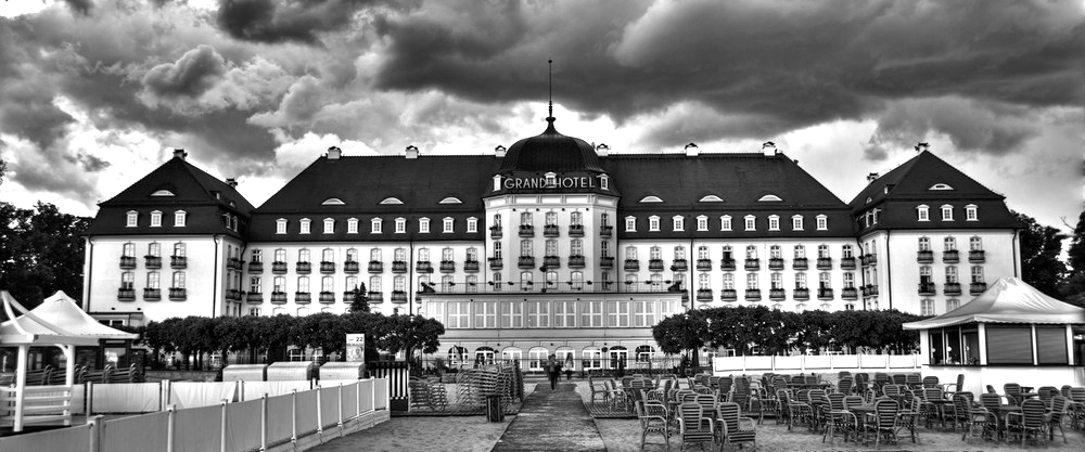 Sylwestrowy pokaz SANBAO w Grand Hotelu