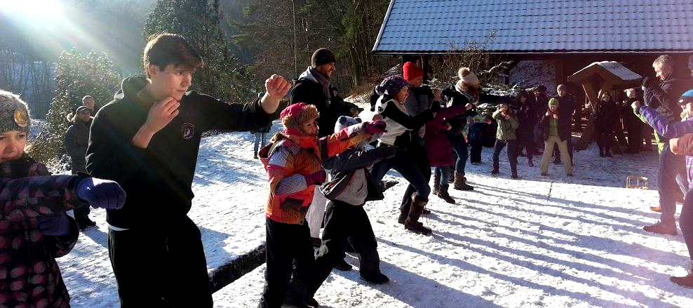 Zimowa integracja SANBAO w ZOO – Akcja „Karmnik” 2016